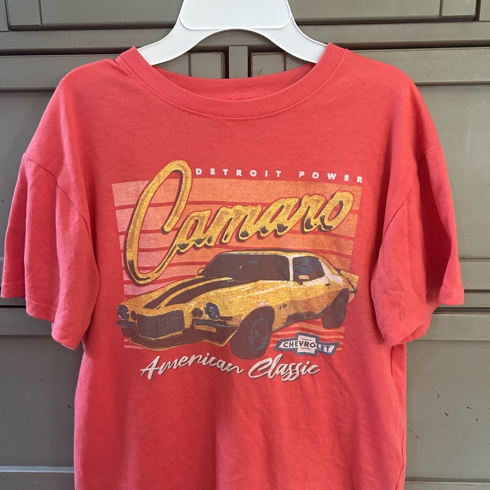 pink/red graphic tee